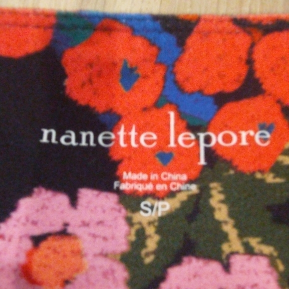 Super cute yoga pants size small - Picture 7 of 7